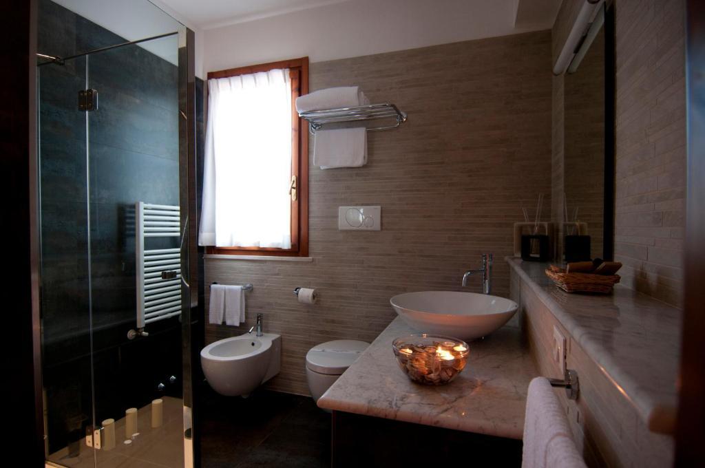 Queen Hotel San Giovanni Teatino Pokoj fotografie